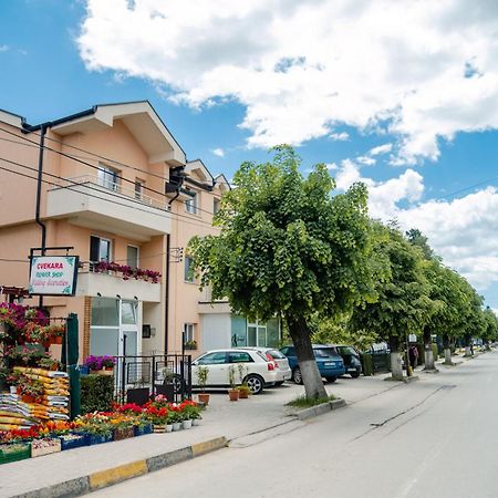 Central Modern Apt With Garden ستروغا المظهر الخارجي الصورة