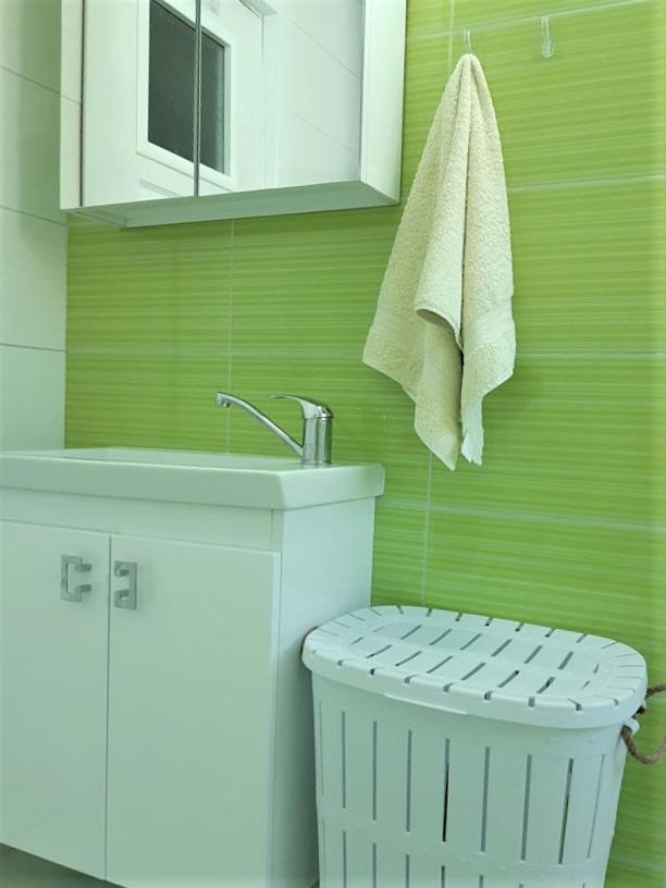 Central Modern Apt With Garden ستروغا المظهر الخارجي الصورة